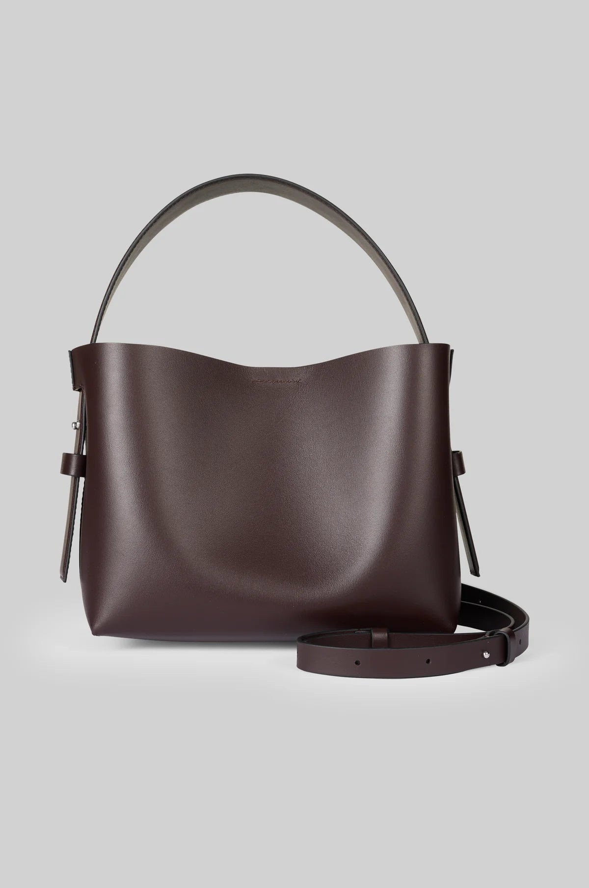 Second Female Leata tas