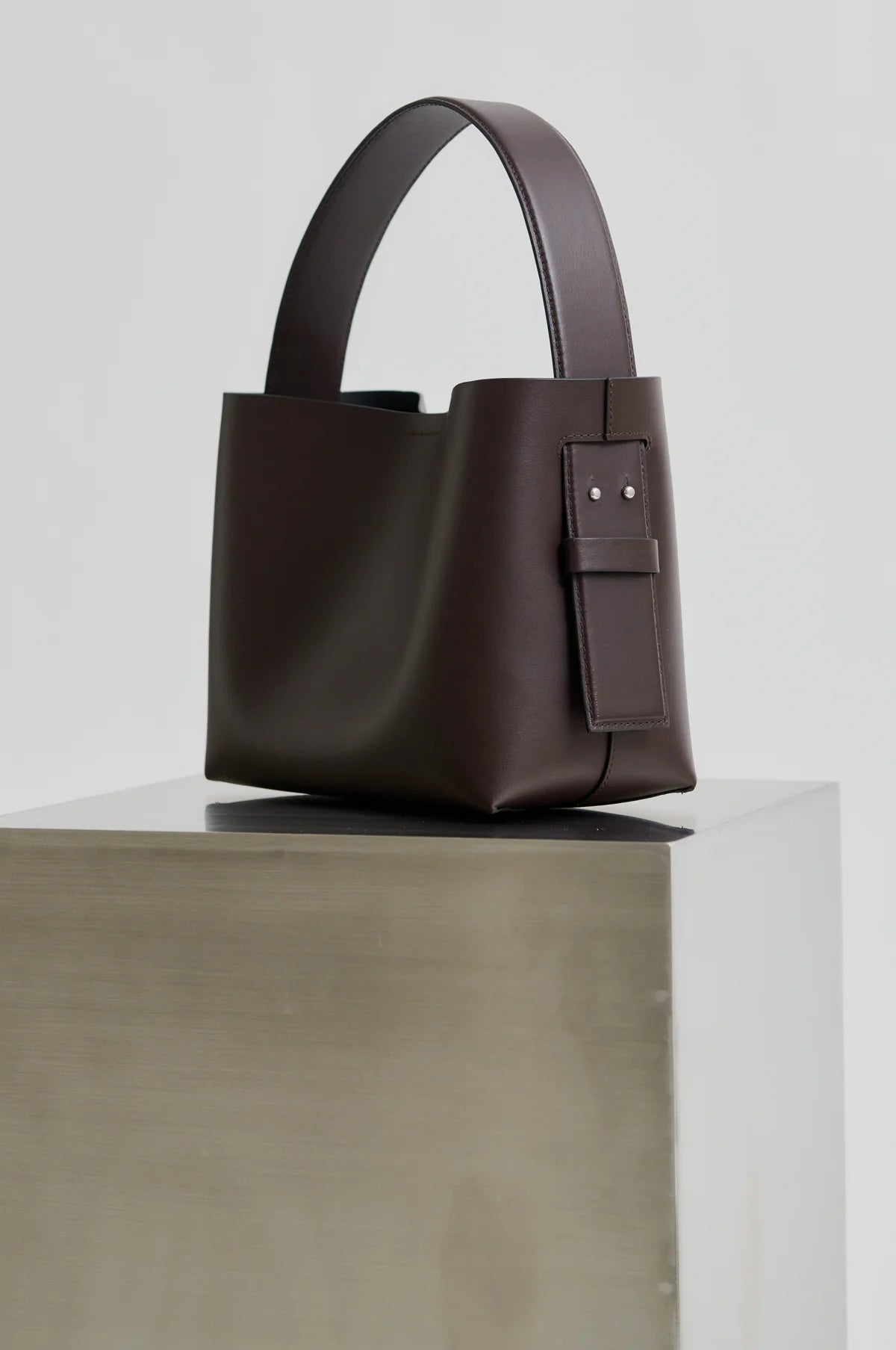 Second Female Leata tas