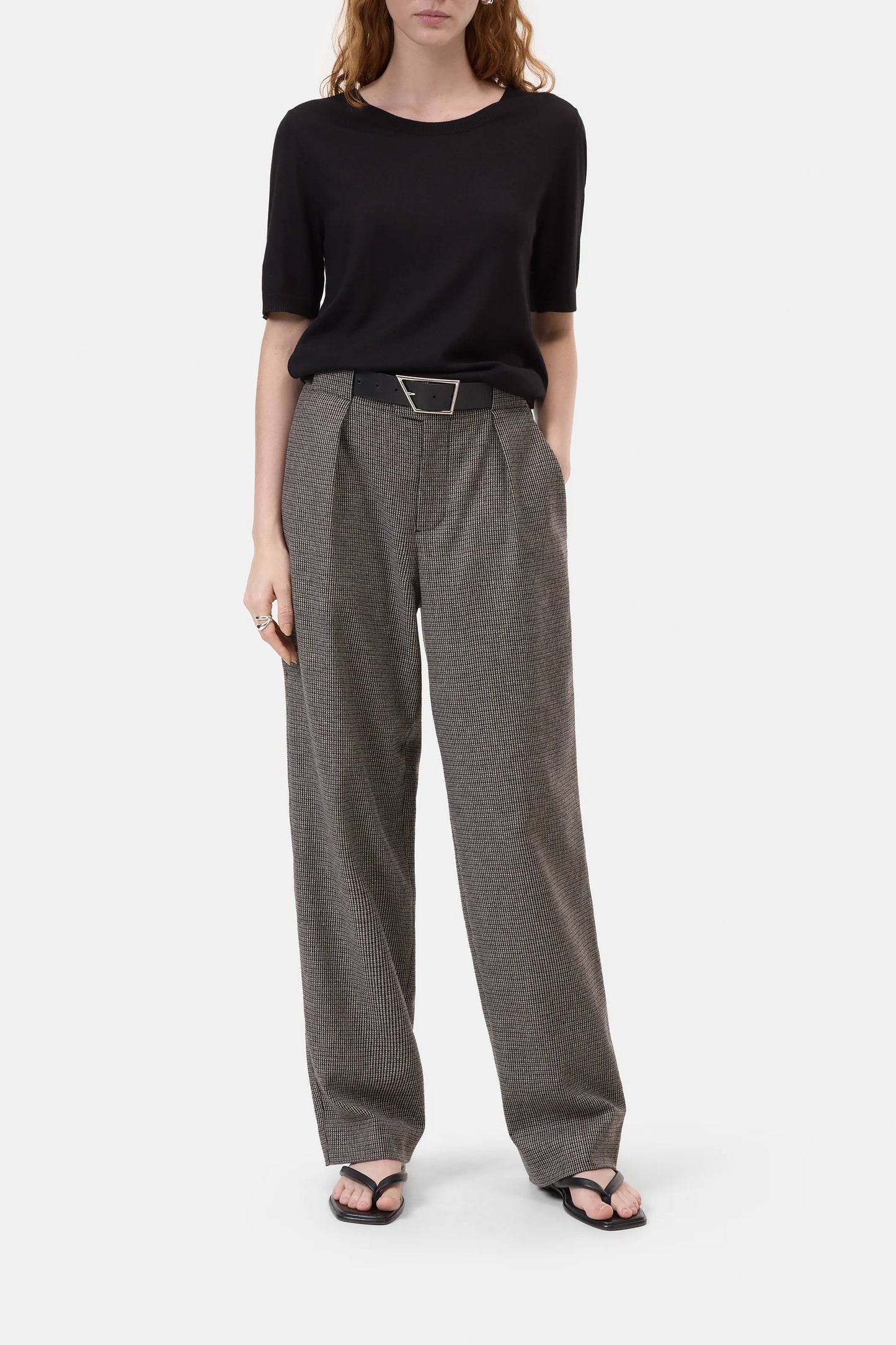 Closed Crewneck top