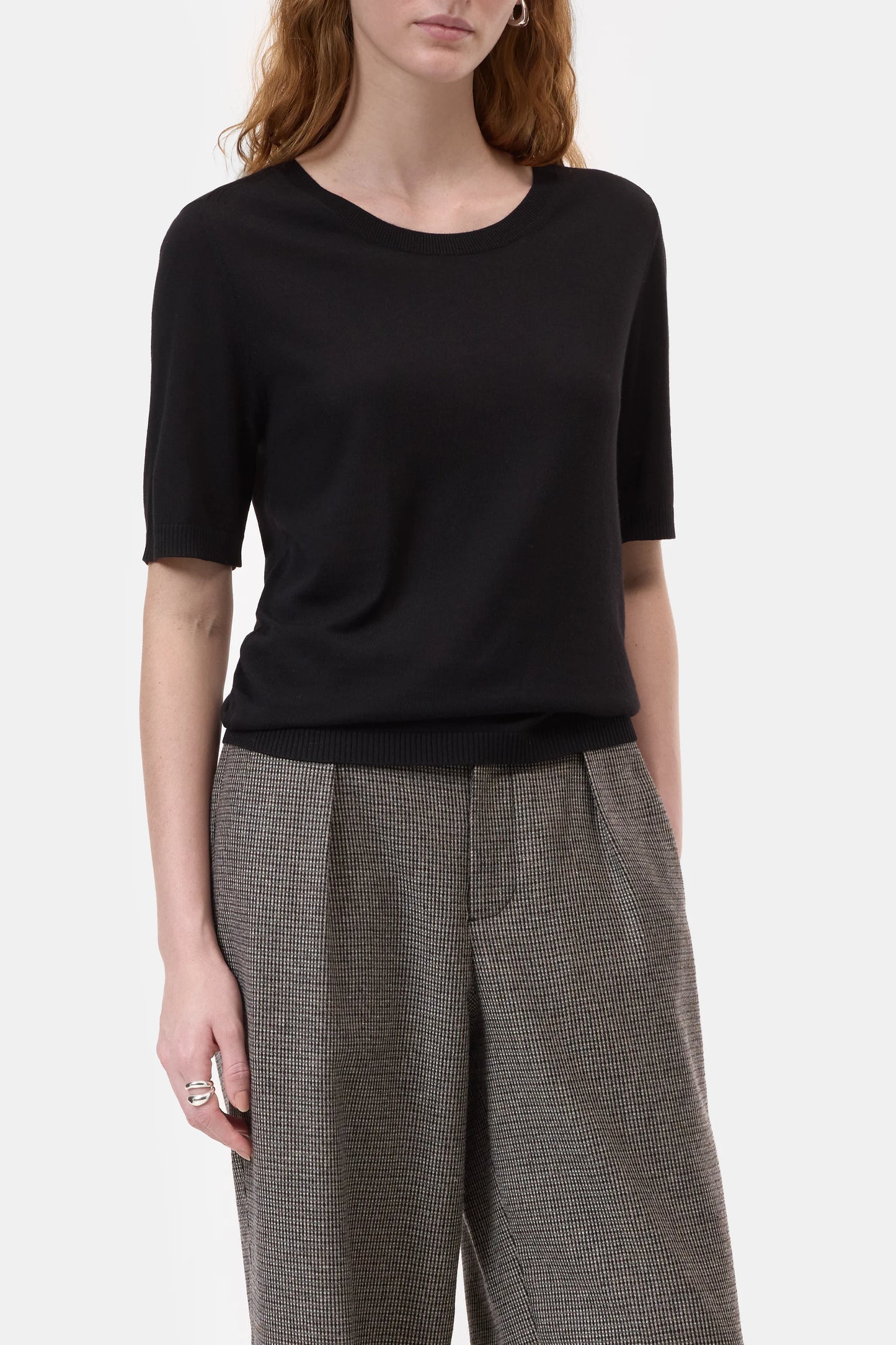 Closed Crewneck top