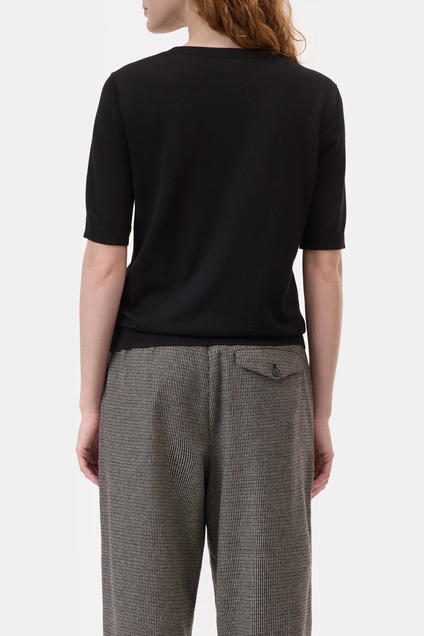 Closed Crewneck top