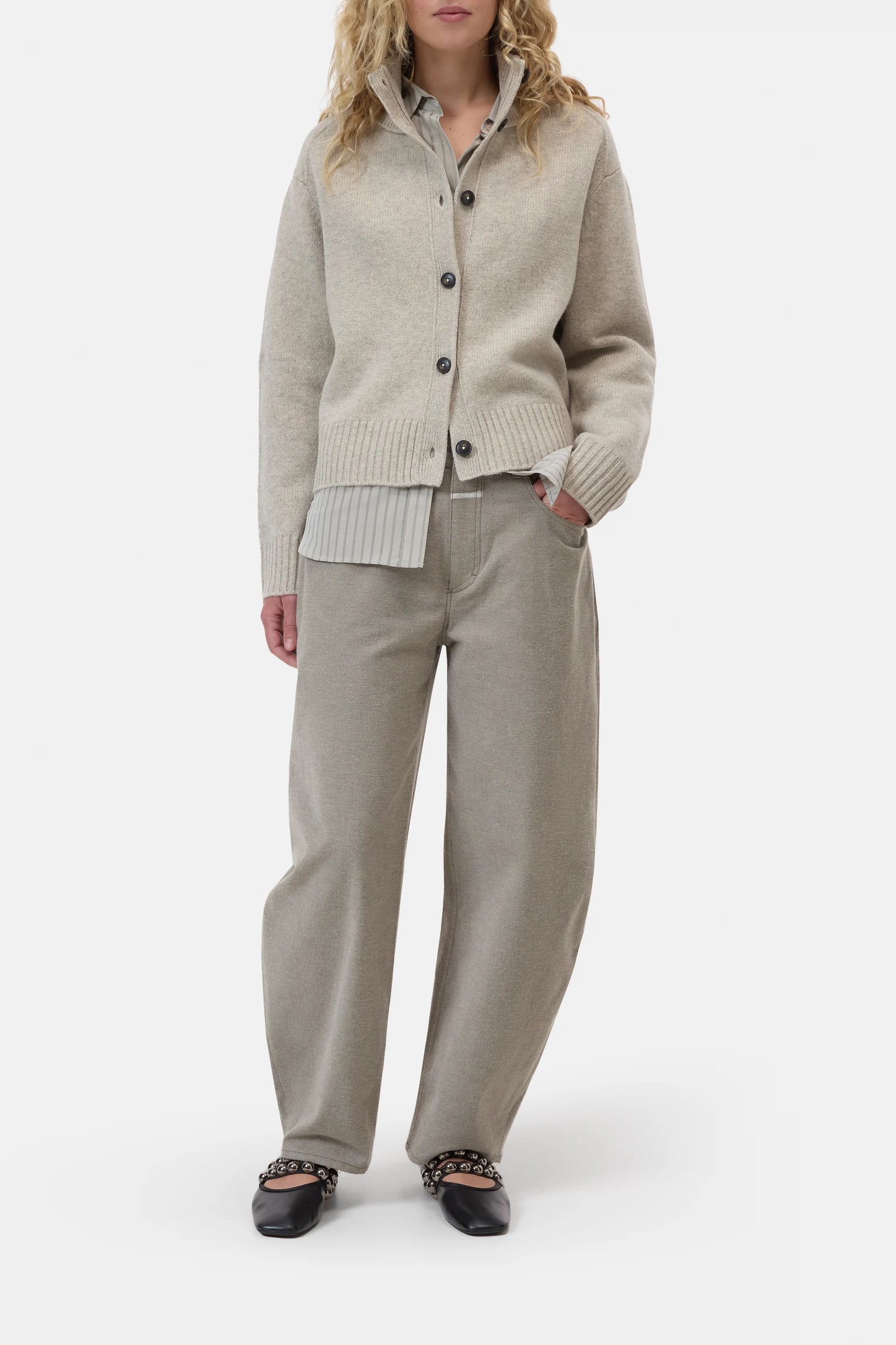 Closed vest