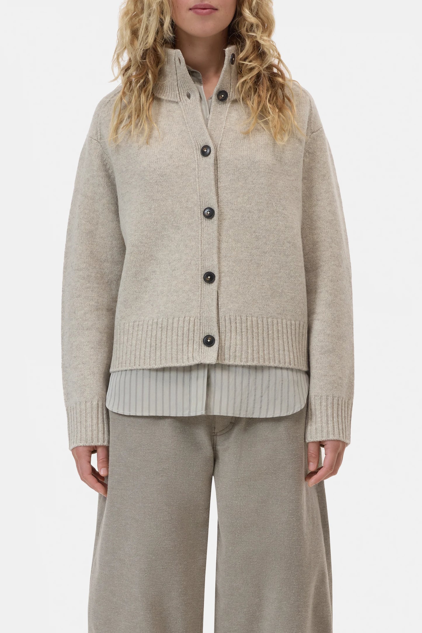 Closed vest