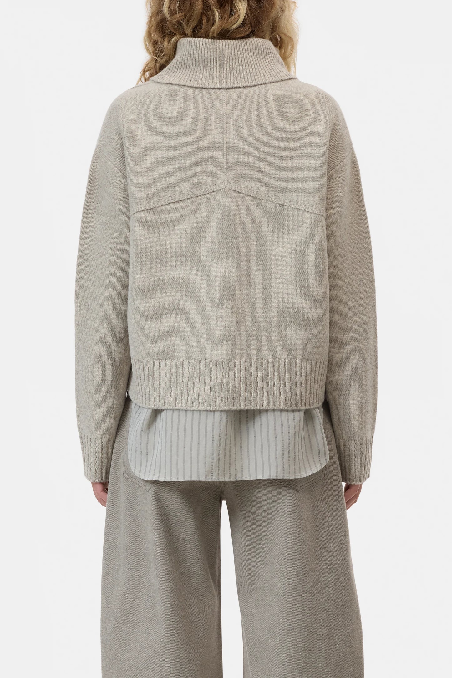 Closed vest