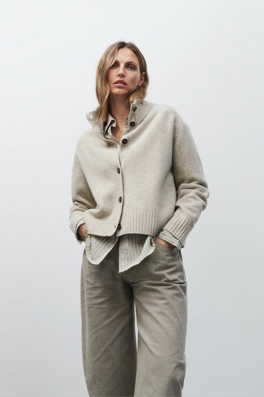 Closed vest
