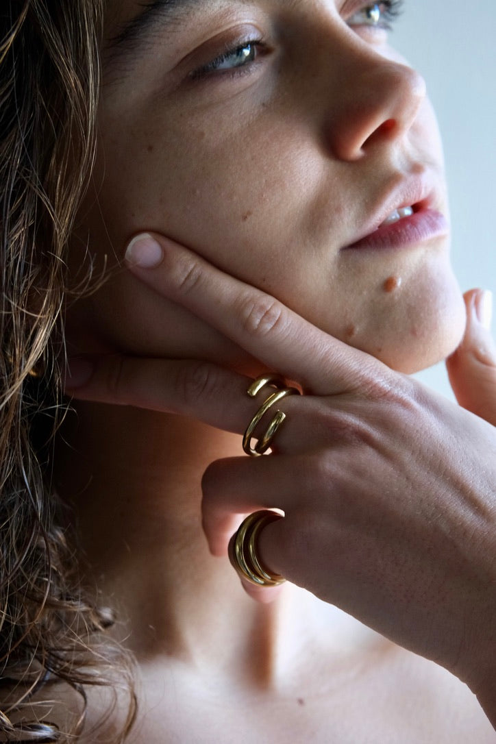 Bandhu Cutted ring