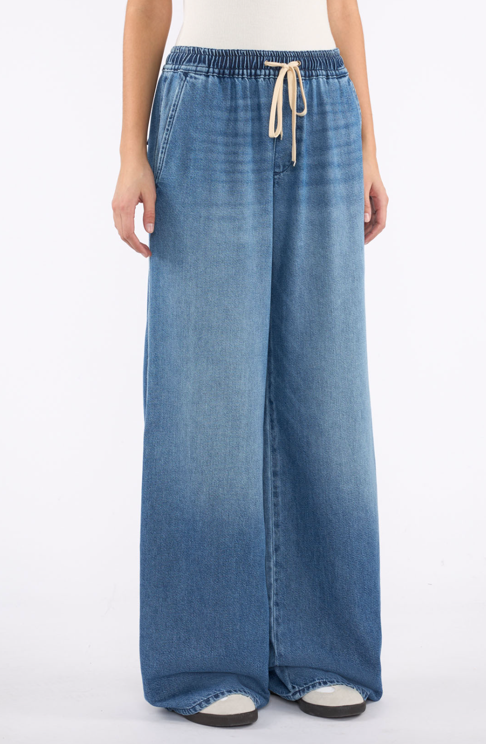7 For All Mankind Pull On jeans