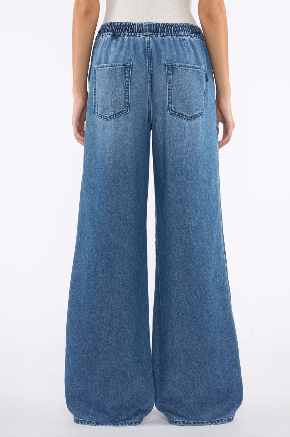 7 For All Mankind Pull On jeans