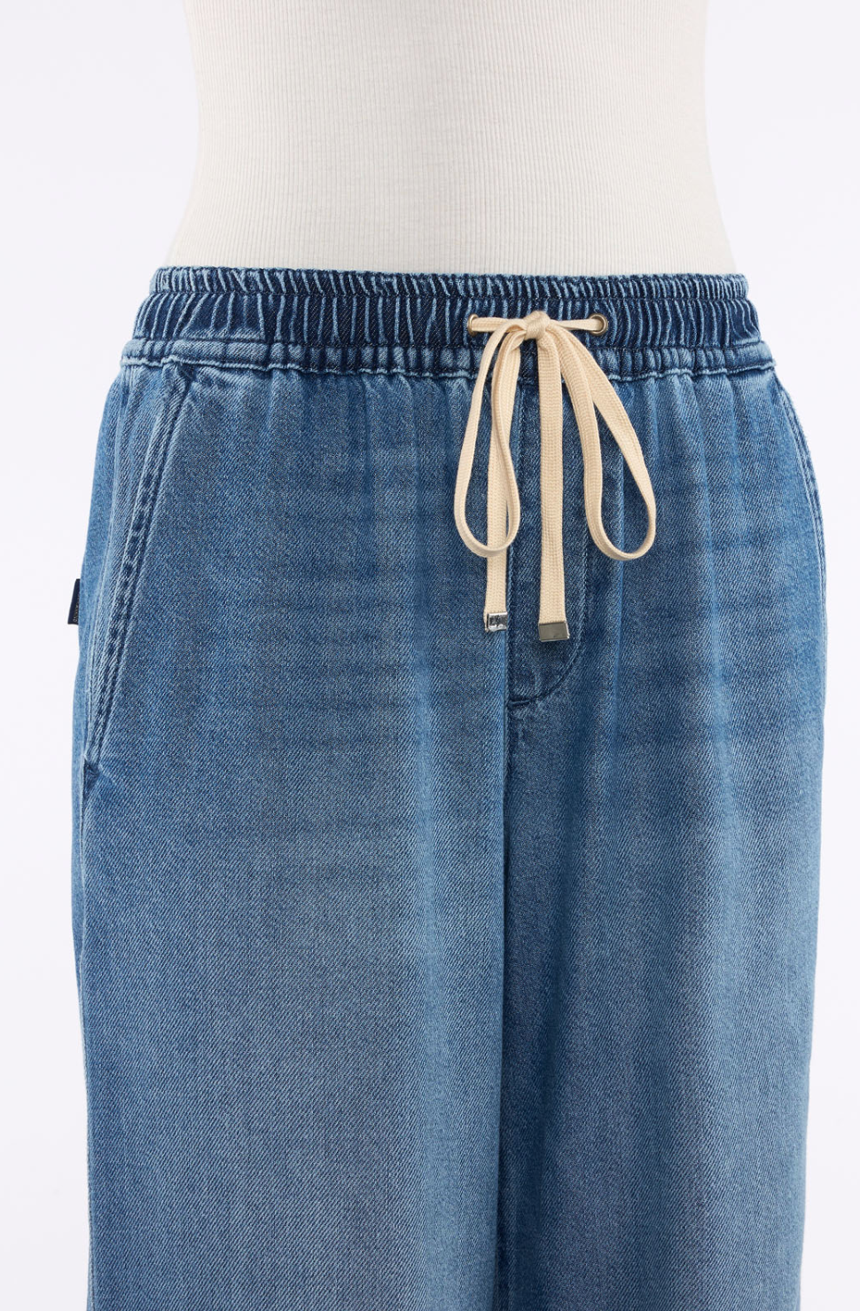7 For All Mankind Pull On jeans