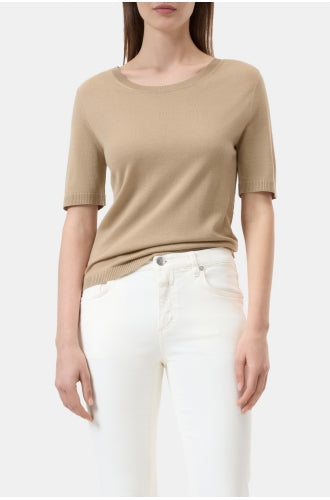 Closed Crewneck top