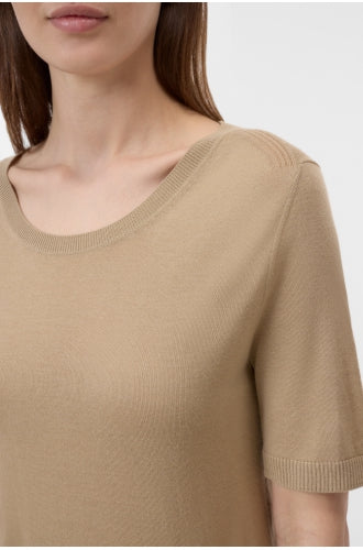 Closed Crewneck top