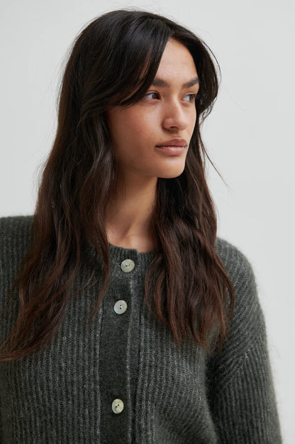 Second Female Andrea knit vestje