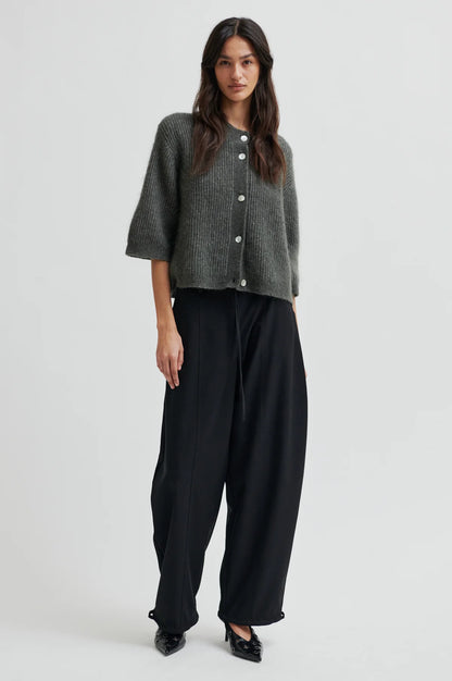 Second Female Andrea knit vestje