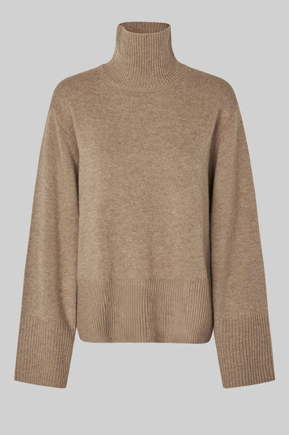 Second Female Alpha Knit trui