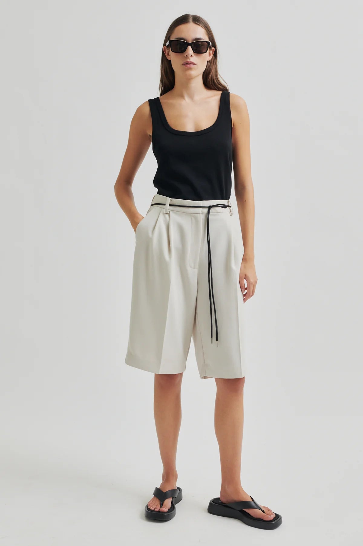 Second Female Fique String short