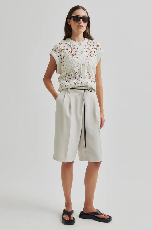 Second Female Fique String short