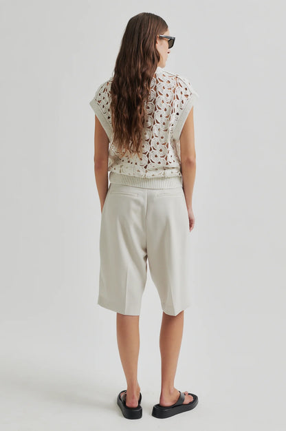 Second Female Fique String short