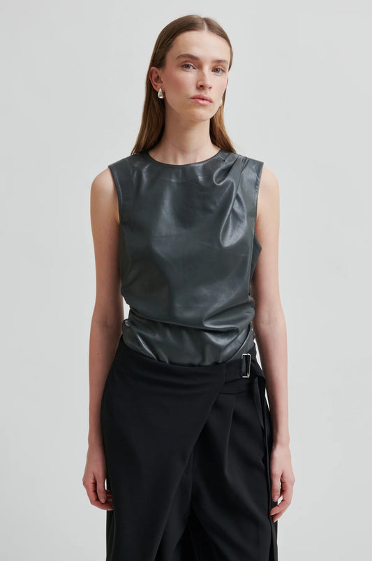 Second Female Seerie top