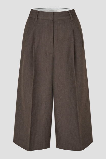 Second Female Riese shorts