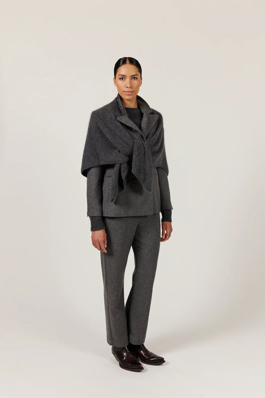 Six Ames Sanne cape