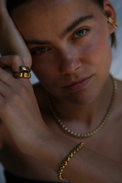 Bandhu Clasp ring