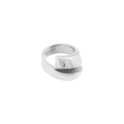 Bandhu Clasp ring