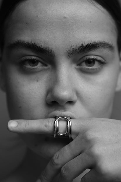 Bandhu Loop ring zilver