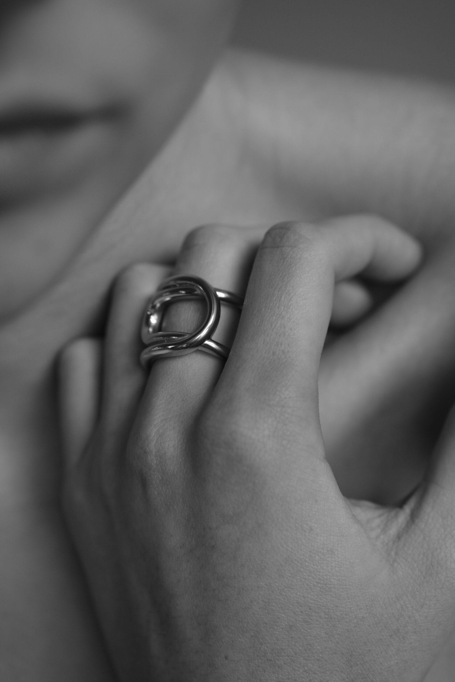 Bandhu Loop ring zilver