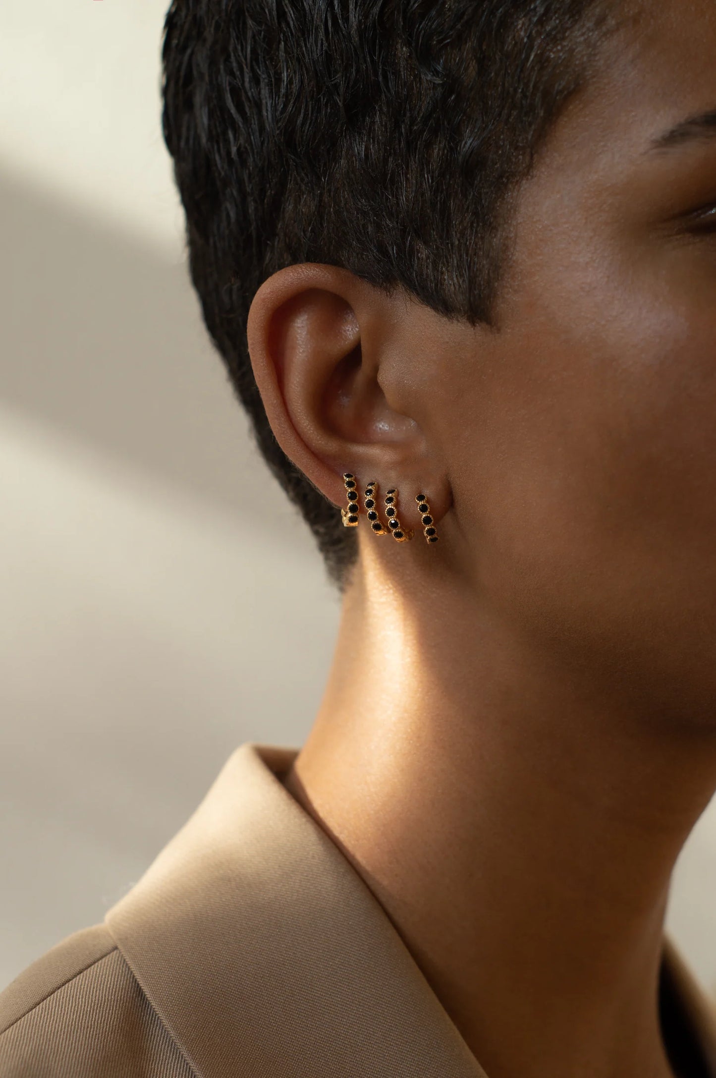 Bobby Rose Black Swarovski oorbel