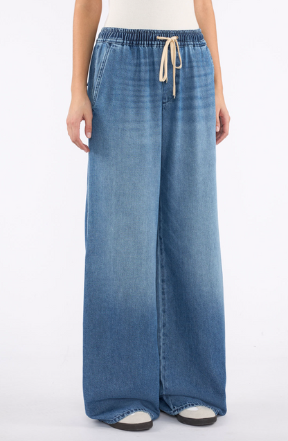 7 For All Mankind Pull On jeans