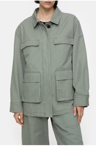 Closed field jacket